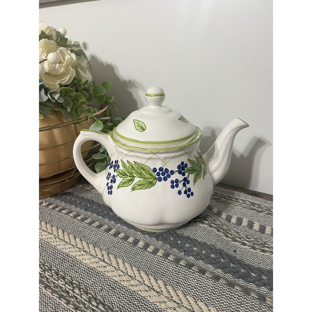 Vintage teapot Nazari Hand Painter Made In Portugal